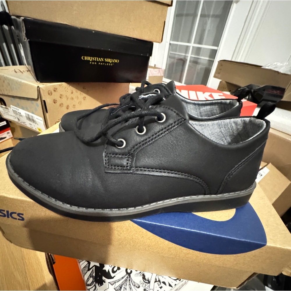 Classic kids’ dress shoes with Matte Finish